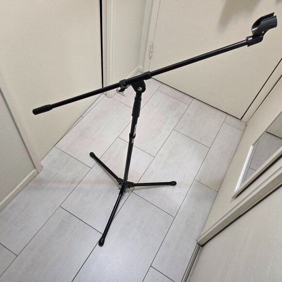 Professional Tripod Microphone Stand with Boom Arm - Picture 1 of 7